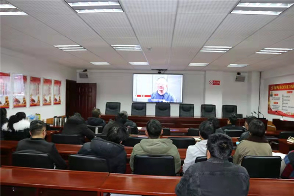13.州发改委组织党员干部集中收看《清流毒-云南在行动》专题片.jpg