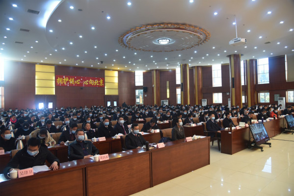 8参会人员认真听会_副本.jpg